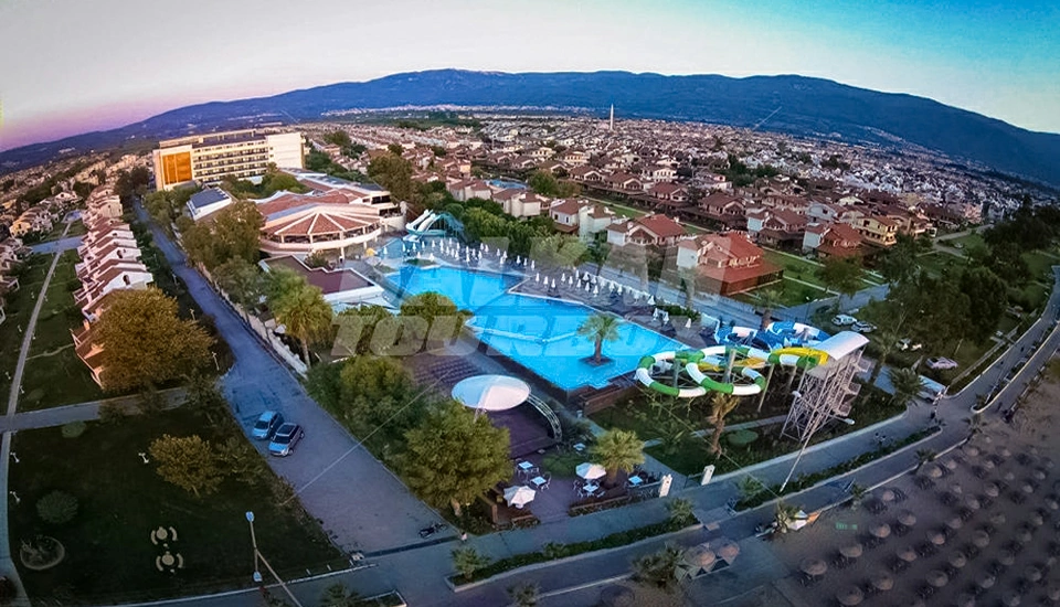 هتل فلورا گاردن افسوس کوش آداسی